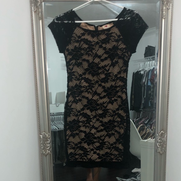 Black lace dress - Picture 1 of 2